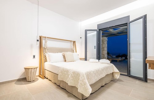 Agia Marina Villa | Castielia Residence