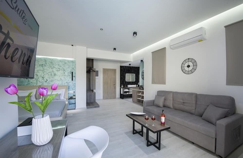 Agia Marina Hotel | xSuites - Adults Only Suites with Private Jacuzzi