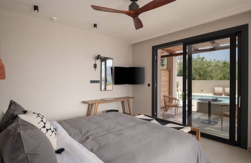 Plakias Hotel | KYMĀNI Boutique Hotel & Suites