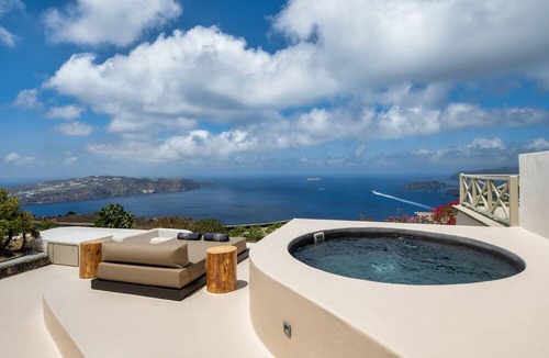 Megalochori Hotel | Azanti Suites