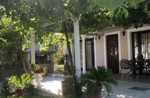Agia Marina House | Charming 2-bed House in Kallithea