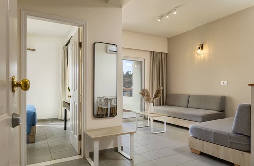 Makrys Tichos House | Theos village apartments