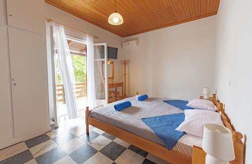 Agios Gordios House | Villa Popi on the Beach of Agios Gordios