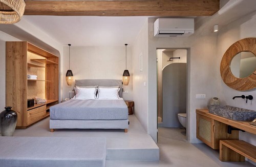 Paraga Hotel | IONIC Suites