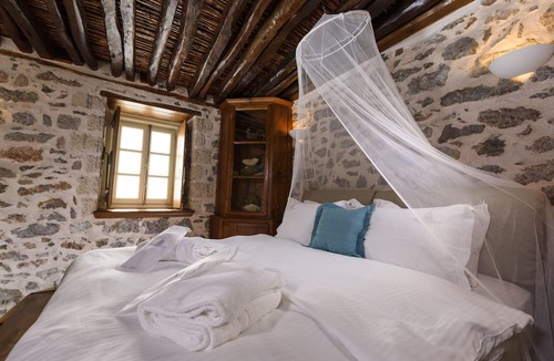idhra Hotel | Cotommatae Hydra 1810