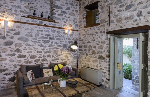 idhra Hotel | Cotommatae Hydra 1810