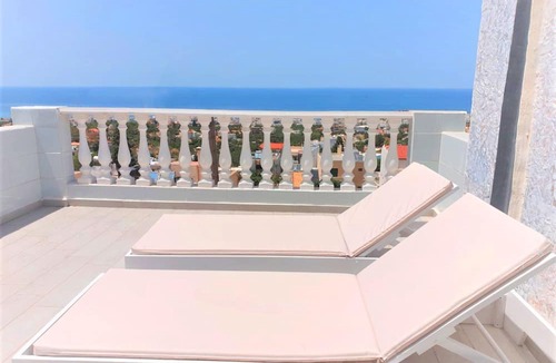 Piskopiano Apartment | Senior Citizen Suite in Blue