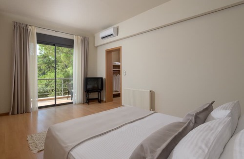 Ixia Villa | Ixian Hilltop Villa