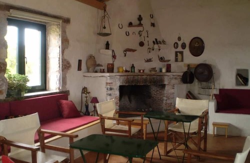 Vamvakou Hotel | Arachovitika Kalivia