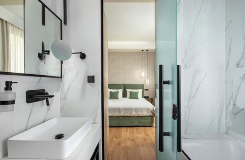 Monastiraki Hotel | The Residence - Christokopidou Hotel & SPA
