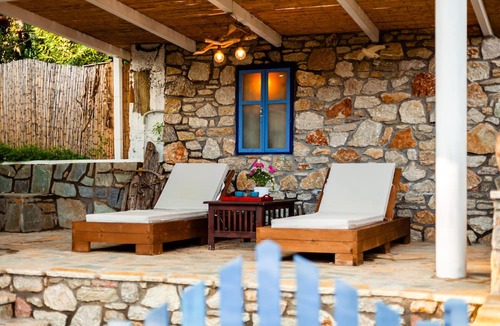 Aipeia House | The Blue House Seaside Retreat - Fully Equipped