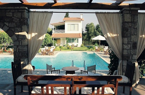 Bouka House | Nicolas Village Club