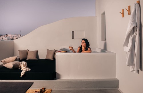 Old Town Naxos Hotel | Emery Suites