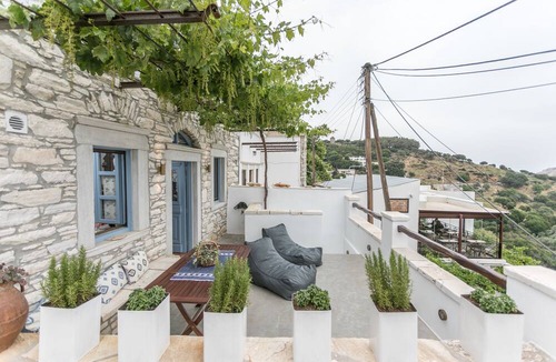 Aperathos Apartment | Traditional Inn Pirethron