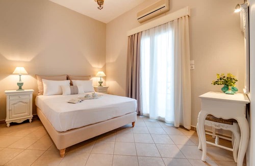 Parikia Hotel | Anna Platanou Hotel