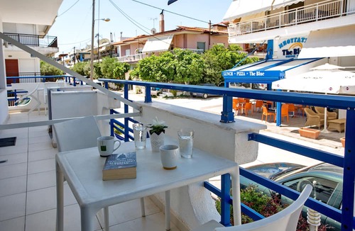 Nea Peramos House | The Blue Apartments and Beach