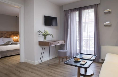 Gefira Mpania House | Apollon Library Suites