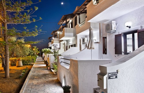Ferma House | New Aurora Apts Studios