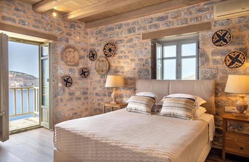 Karavostasi House | Akrolithi Guesthouse
