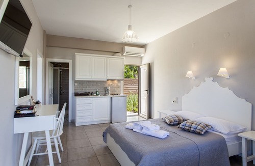 Diskos House | Mythos Suites Diskos