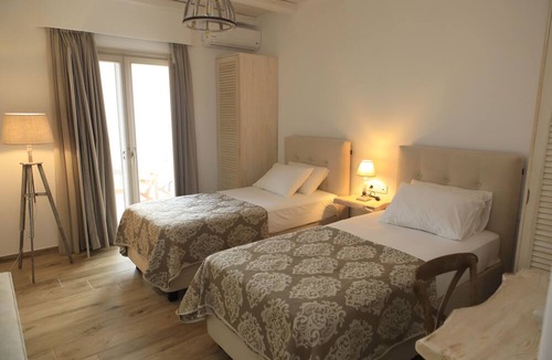 Schinoussa Town House | Theasis Luxury Suites