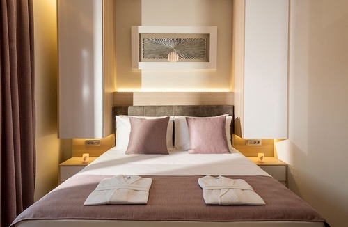 Perivolia Villa | Amaen Luxury House