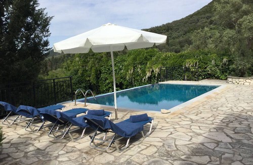 Katokhorion Villa | Villa Lemonia, secluded hillside location above Vlicho Bay