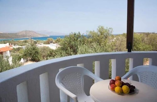 Istron Apartment | Wonderful Apartment in Istro with Common Pool and Mountain View
