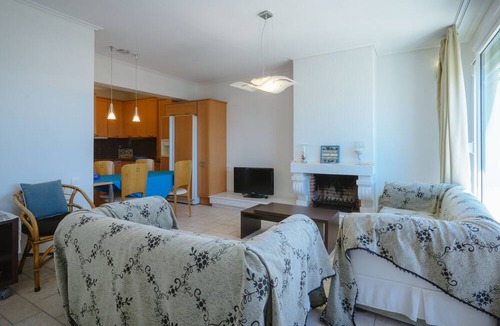 Paralia Agias Fotinis House | Aliki Studios