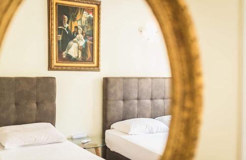 Mousio Apartment | Victoria Queens Palace Apartments