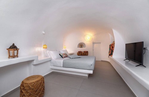 Fira Hotel | Irene City Villas