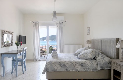 Agii Apostoli House | Triantafilia Guesthouse