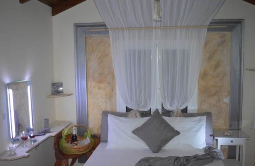 Saronida Villa | Luxury Villa Suites Lagonissi