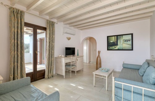 Moutsouna Hotel | Ostria Inn