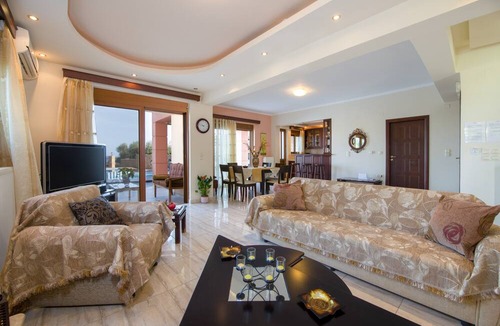 Stalos Villa | Dimosthenis Villas
