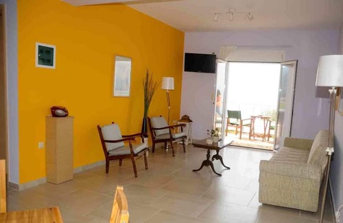 Loutraki-Agioi Theodoroi House | Aegean View Villa