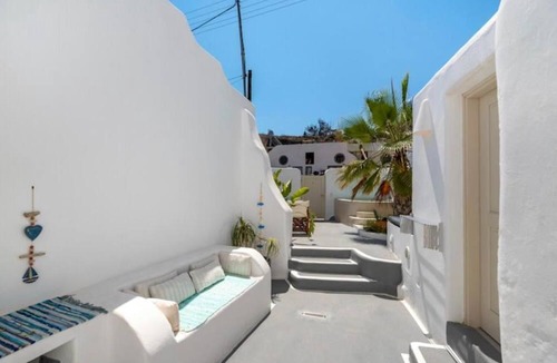 Karterados Villa | Cave at White Rock Private jacuzzi