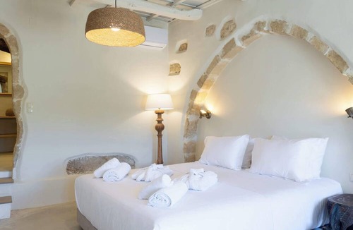 Amnatos Apartment | Aerida Guesthouse Of Stone - Natali Cozy Suite