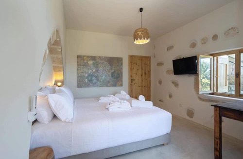 Amnatos Apartment | Aerida Guesthouse Of Stone - Natali Cozy Suite