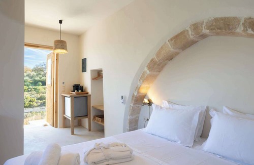 Amnatos Apartment | Aerida Guesthouse Of Stone - Natali Cozy Suite