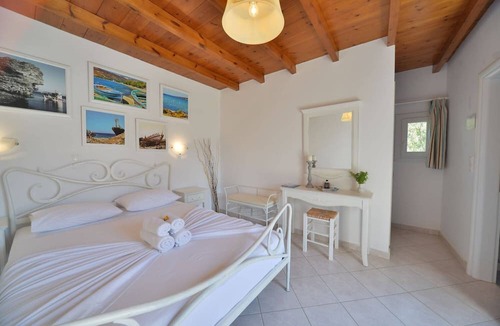 Katapola Hotel | Amorgion Hotel