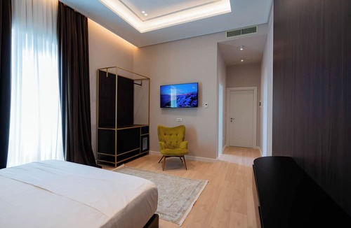 Rade Hotel | Royal Hill Hotel