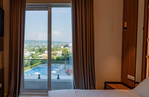 Rade Hotel | Royal Hill Hotel