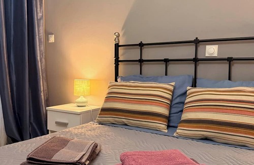 Vouliagmeni Apartment | Windsor Place - Self Check in After-hours With Code