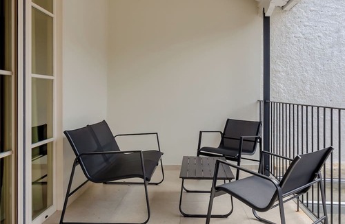 Ioannina Town Centre House | OPAL Lake Suites
