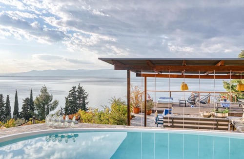 Kamena Vourla Villa | Magical View Villa Asproneri Kamena Vourla