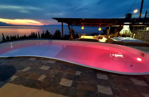 Kamena Vourla Villa | Magical View Villa Asproneri Kamena Vourla