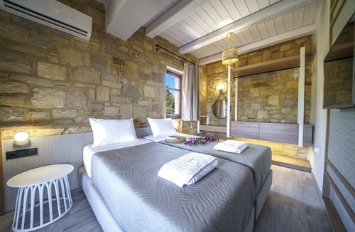 Asites House | Asion Lithos