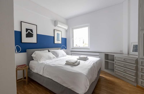 Anafiotika Apartment | Massive 2-combo apt Unbeatable Acropolis Views 9pax