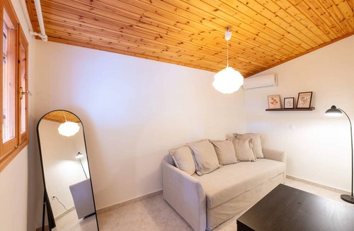 Eva House | Olivilla Garden Retreat A Peaceful Escape